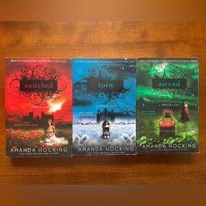 Switched, Torn, Ascend Trilogy ~ Amanda Hocking